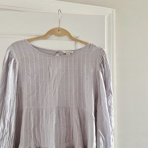 American Eagle Lavender flowy blouse